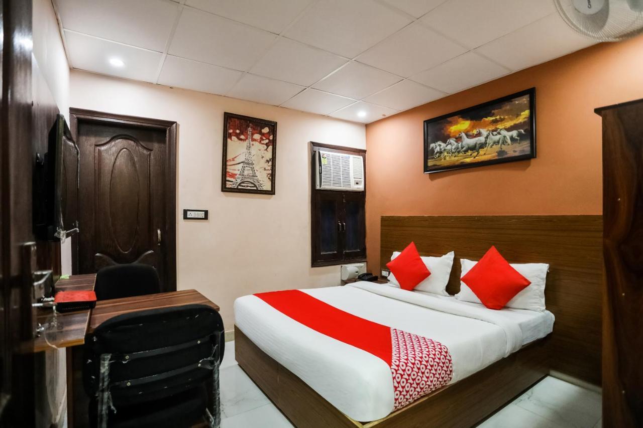 Oyo 72993 Hotel The Gold Faridabad Eksteriør bilde